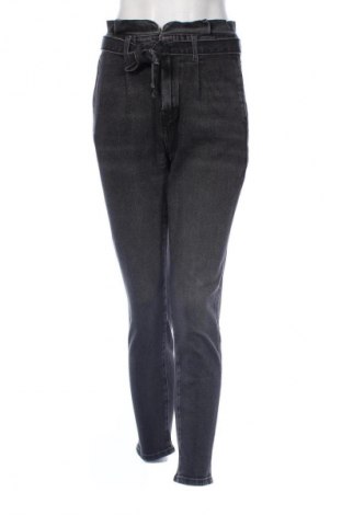 Dámske džínsy  Guess, Veľkosť M, Farba Sivá, Cena  38,36 €