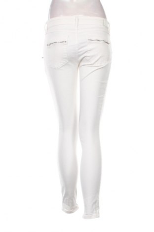 Női farmernadrág Guess, Méret S, Szín Ekrü
, Ár 12 384 Ft