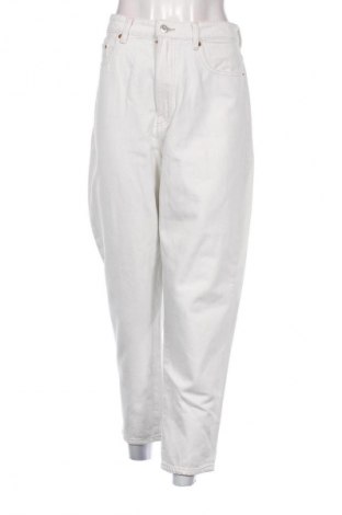 Γυναικείο Τζίν H&M, Μέγεθος XL, Χρώμα Λευκό, Τιμή 14,83 €