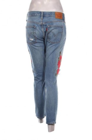Дамски дънки Levi's, Размер S, Цвят Син, Цена 203,30 лв.