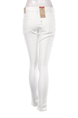 Дамски дънки Levi's, Размер M, Цвят Бял, Цена 174,99 лв.