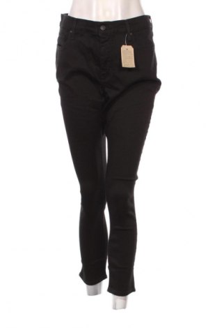 Дамски дънки Levi's, Размер XXL, Цвят Черен, Цена 174,99 лв.