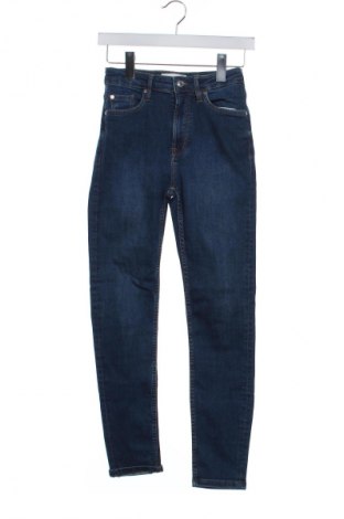 Дамски дънки Mango, Размер XS, Цвят Син, Цена 23,99 лв.