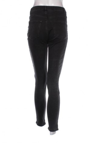 Дамски дънки Mohito, Размер S, Цвят Черен, Цена 28,88 лв.