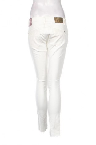Damskie jeansy Nile, Rozmiar S, Kolor Biały, Cena 552,53 zł