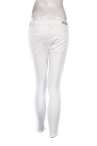 Damskie jeansy ONLY, Rozmiar M, Kolor Biały, Cena 207,99 zł