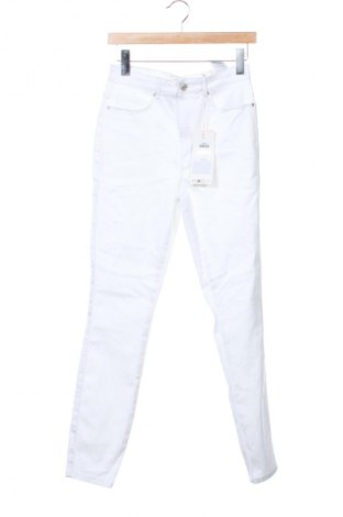 Дамски дънки ONLY, Размер M, Цвят Бял, Цена 77,99 лв.