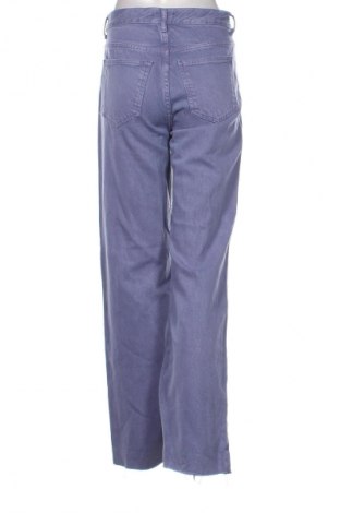 Damskie jeansy Parfois, Rozmiar M, Kolor Fioletowy, Cena 94,34 zł