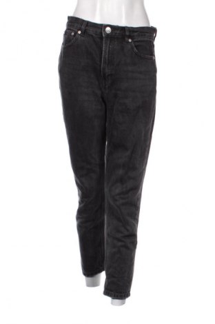 Dámské džíny  Pull&Bear, Velikost M, Barva Šedá, Cena  367,00 Kč