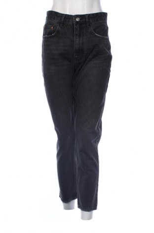 Dámske džínsy  Pull&Bear, Veľkosť M, Farba Sivá, Cena  14,83 €