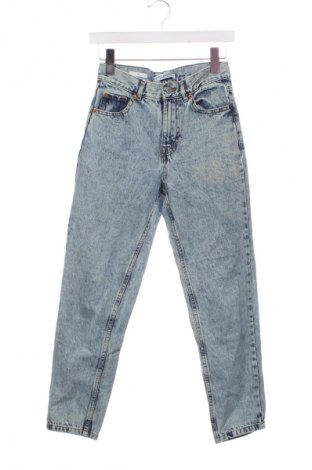 Damskie jeansy Pull&Bear, Rozmiar XS, Kolor Niebieski, Cena 66,67 zł