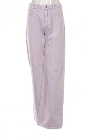 Damskie jeansy Pull&Bear, Rozmiar M, Kolor Popielaty róż, Cena 66,67 zł