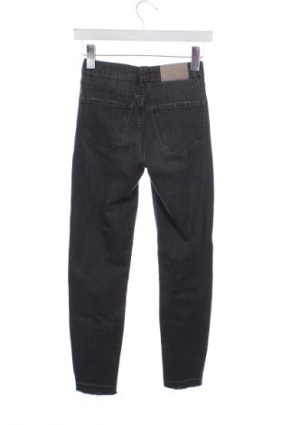 Női farmernadrág Pull&Bear, Méret XXS, Szín Szürke, Ár 5 776 Ft