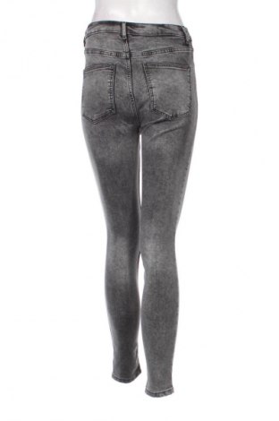 Дамски дънки Sinsay, Размер S, Цвят Сив, Цена 29,00 лв.