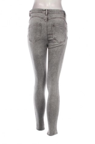 Дамски дънки Sinsay, Размер S, Цвят Сив, Цена 29,15 лв.