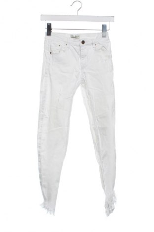 Női farmernadrág Stradivarius, Méret XXS, Szín Fehér, Ár 10 830 Ft