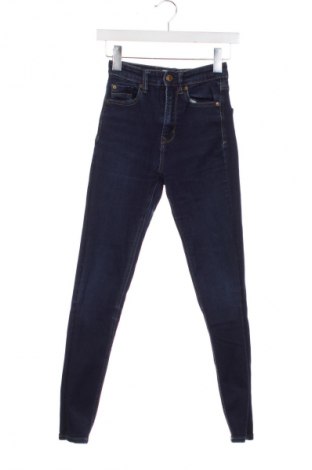 Damskie jeansy Stradivarius, Rozmiar XS, Kolor Niebieski, Cena 66,67 zł