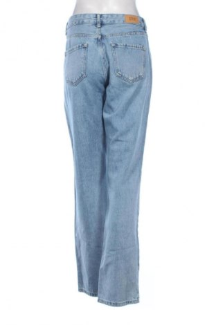 Dámske džínsy  Stradivarius, Veľkosť L, Farba Modrá, Cena  14,83 €