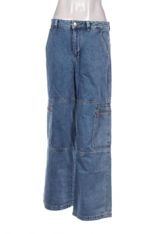 Дамски дънки Stradivarius, Размер M, Цвят Син, Цена 41,93 лв.