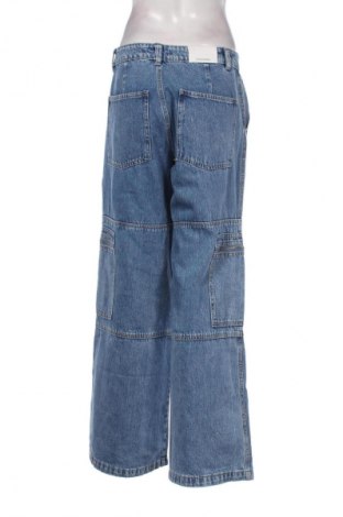 Дамски дънки Stradivarius, Размер M, Цвят Син, Цена 41,93 лв.