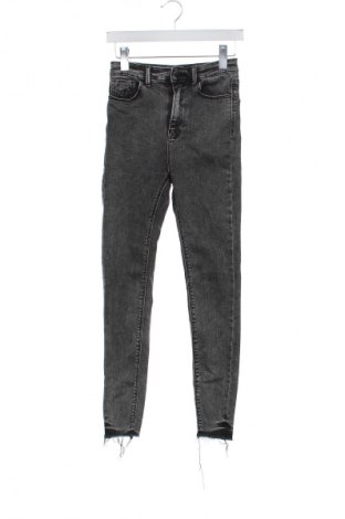 Dámske džínsy  Stradivarius, Veľkosť XS, Farba Čierna, Cena  14,83 €