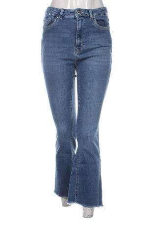 Γυναικείο Τζίν Stradivarius, Μέγεθος M, Χρώμα Μπλέ, Τιμή 12,99 €