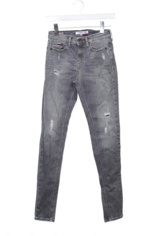 Damskie jeansy Tommy Jeans, Rozmiar S, Kolor Szary, Cena 300,71 zł