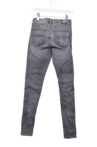 Damskie jeansy Tommy Jeans, Rozmiar S, Kolor Szary, Cena 300,71 zł
