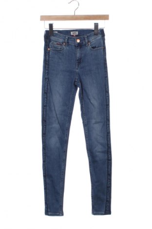 Дамски дънки Tommy Jeans, Размер XXS, Цвят Син, Цена 74,86 лв.