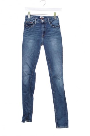 Дамски дънки Tommy Jeans, Размер XS, Цвят Син, Цена 74,29 лв.