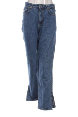 Damskie jeansy Top Secret, Rozmiar M, Kolor Niebieski, Cena 66,67 zł