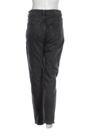 Дамски дънки Weekday, Размер M, Цвят Черен, Цена 41,00 лв.