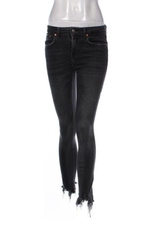 Дамски дънки Zara, Размер S, Цвят Черен, Цена 26,98 лв.