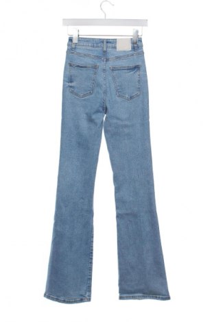 Blugi de femei Zara, Mărime XS, Culoare Albastru, Preț 71,00 Lei