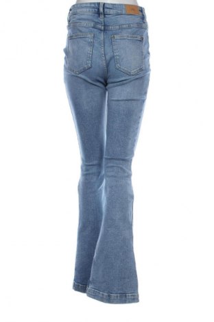 Damskie jeansy Zara, Rozmiar M, Kolor Niebieski, Cena 62,02 zł