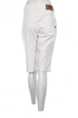 Дамски къс панталон Arizona, Размер XL, Цвят Бял, Цена 31,99 лв.