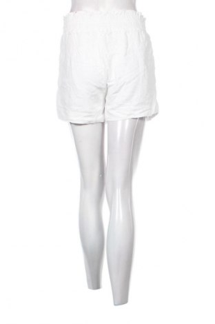 Γυναικείο κοντό παντελόνι Beloved, Μέγεθος L, Χρώμα Λευκό, Τιμή 9,72 €