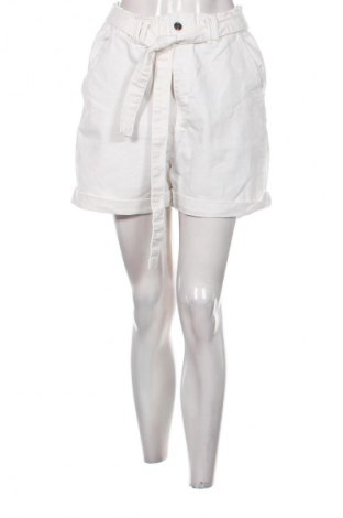 Γυναικείο κοντό παντελόνι Beloved, Μέγεθος M, Χρώμα Λευκό, Τιμή 8,99 €