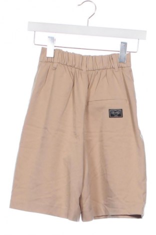 Дамски къс панталон Bershka, Размер XS, Цвят Бежов, Цена 15,99 лв.