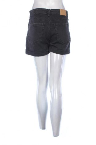 Damen Shorts Bershka, Größe M, Farbe Grau, Preis 10,80 €