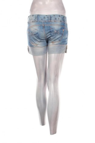 Дамски къс панталон Cipo & Baxx, Размер M, Цвят Многоцветен, Цена 17,99 лв.