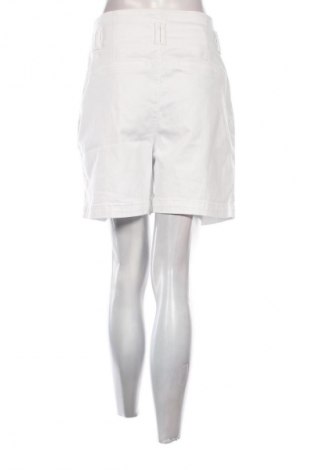 Pantaloni scurți de femei Comma,, Mărime L, Culoare Alb, Preț 126,32 Lei