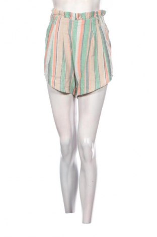 Γυναικείο κοντό παντελόνι Glamorous, Μέγεθος S, Χρώμα Πολύχρωμο, Τιμή 14,99 €