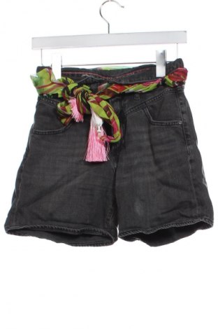 Damskie szorty Guess, Rozmiar XS, Kolor Kolorowy, Cena 103,45 zł