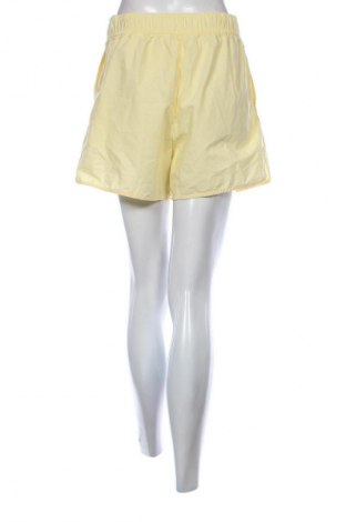 Pantaloni scurți de femei H&M, Mărime S, Culoare Galben, Preț 76,84 Lei