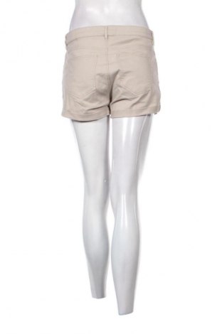 Pantaloni scurți de femei H&M, Mărime M, Culoare Bej, Preț 50,00 Lei
