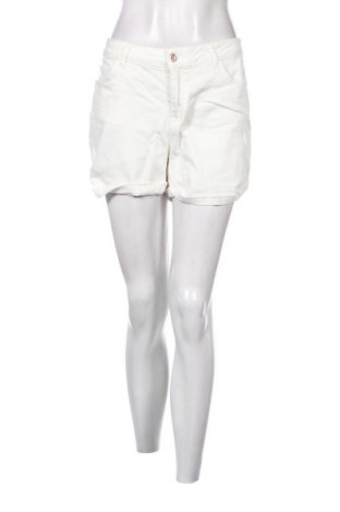 Pantaloni scurți de femei LCW, Mărime L, Culoare Alb, Preț 36,50 Lei