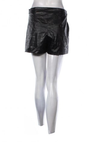 Dámske kraťasy  Piazza Italia, Veľkosť S, Farba Čierna, Cena  8,95 €
