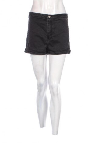 Női rövidnadrág Pull&Bear, Méret M, Szín Fekete, Ár 3 800 Ft