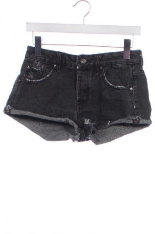 Дамски къс панталон Pull&Bear, Размер XS, Цвят Сив, Цена 19,99 лв.